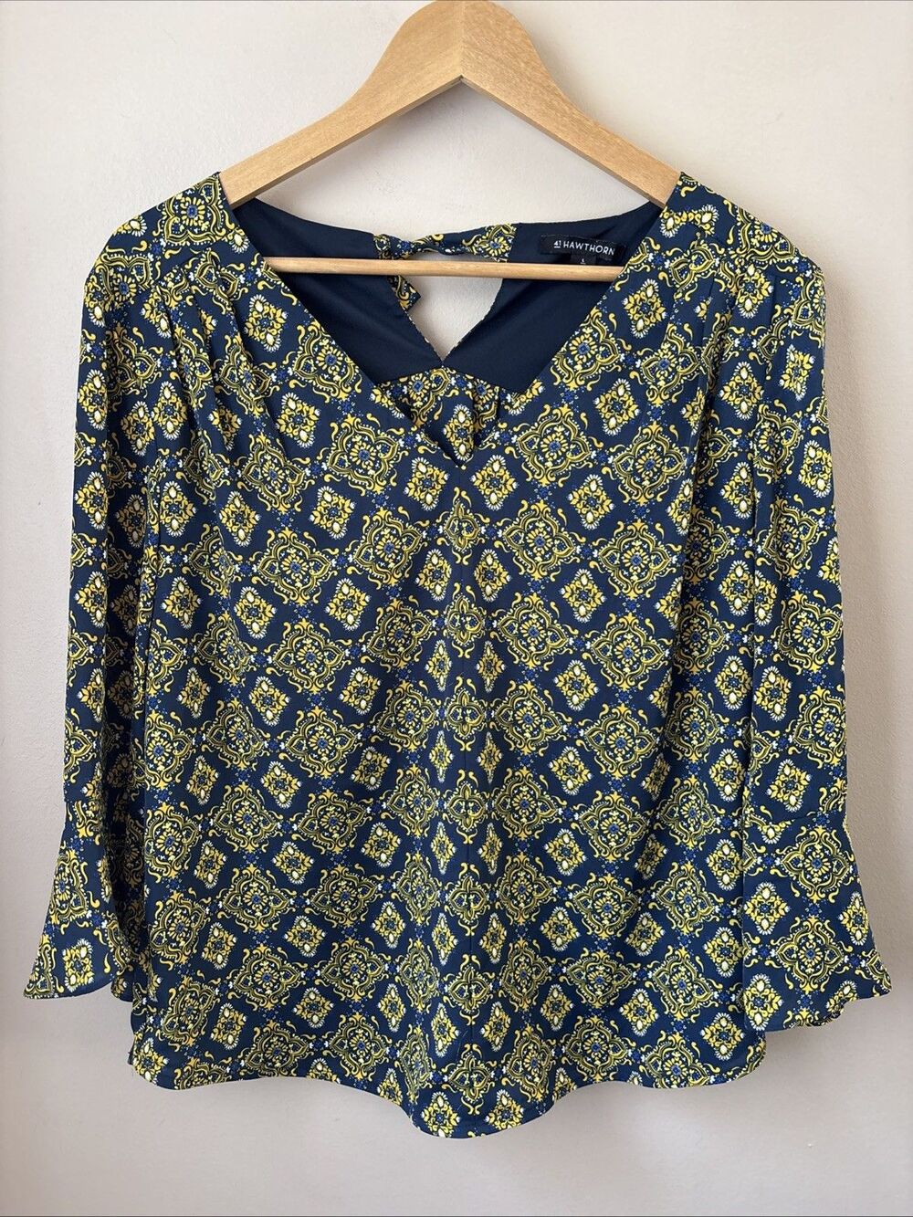 41 Hawthorn Blouse Womens L Blue Yellow Print V Neck Tie Back 3/4 Sleeve